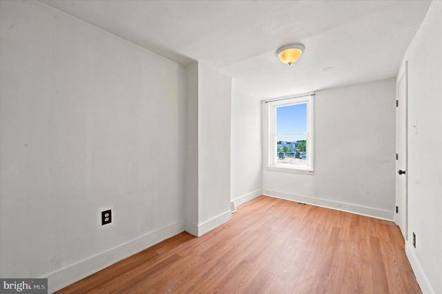 102 E HUNTINGDON ST, Philadelphia, PA 19125