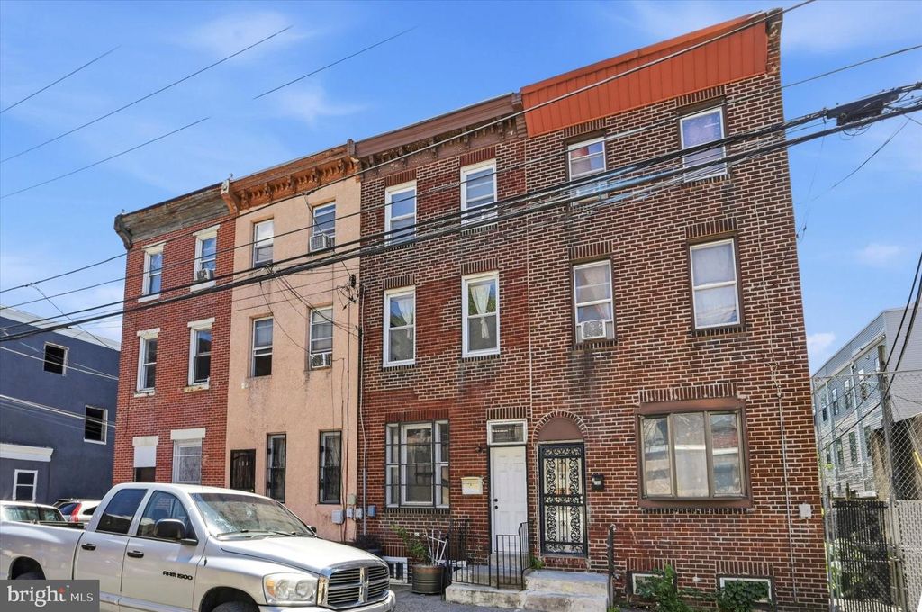 102 E HUNTINGDON ST, Philadelphia, PA 19125