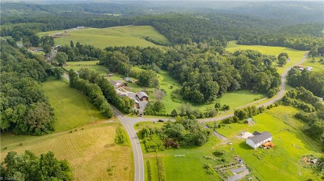 1009 Ray Loop Road, Westfield, NC 27053