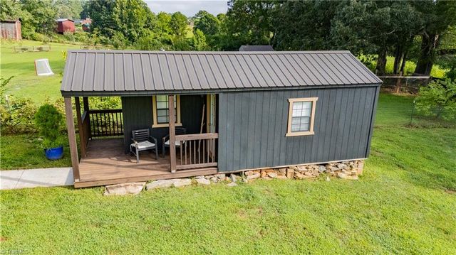 1009 Ray Loop Road, Westfield, NC 27053