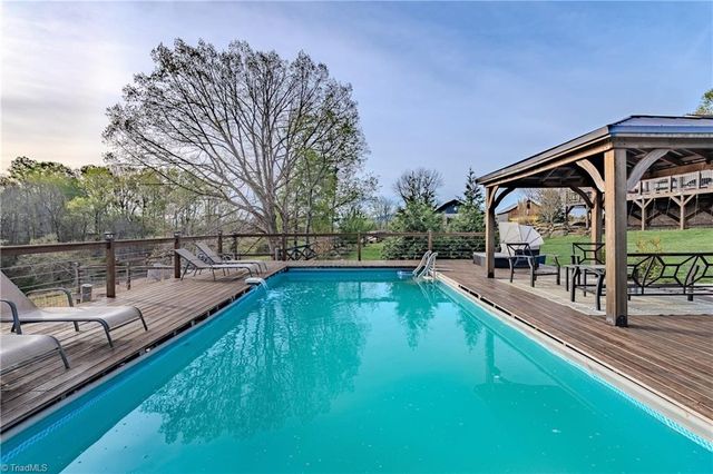1009 Ray Loop Road, Westfield, NC 27053