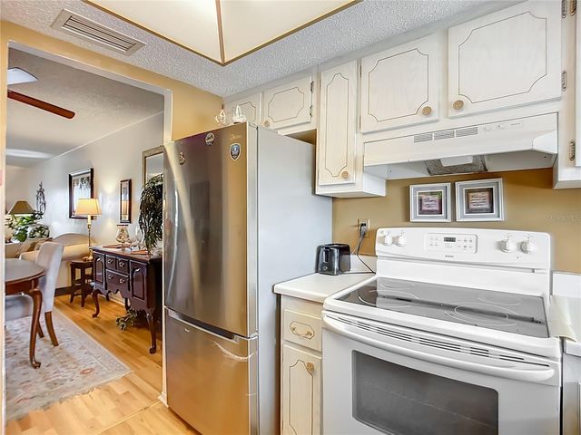 3785 LAKE BAYSHORE DRIVE H-405, Bradenton, FL 34205