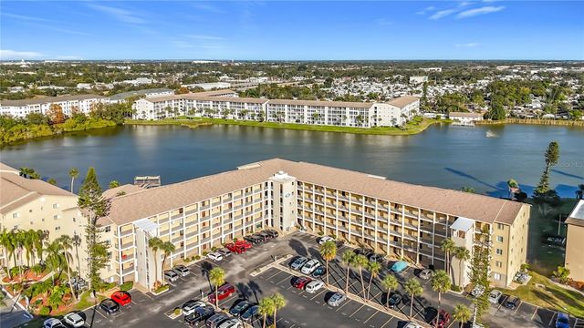 3785 LAKE BAYSHORE DRIVE H-405, Bradenton, FL 34205