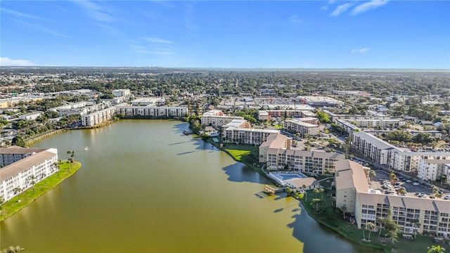 3785 LAKE BAYSHORE DRIVE H-405, Bradenton, FL 34205