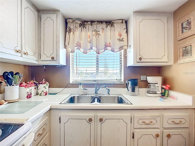 3785 LAKE BAYSHORE DRIVE H-405, Bradenton, FL 34205