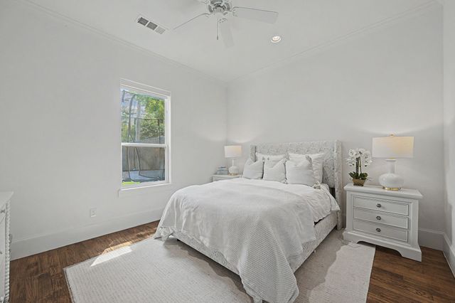 559 Coolair Drive, Dallas, TX 75218