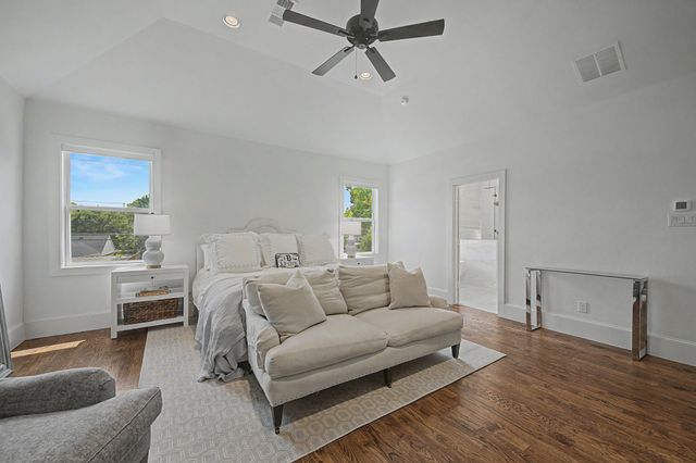 559 Coolair Drive, Dallas, TX 75218