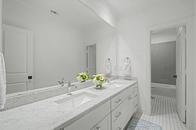 559 Coolair Drive, Dallas, TX 75218