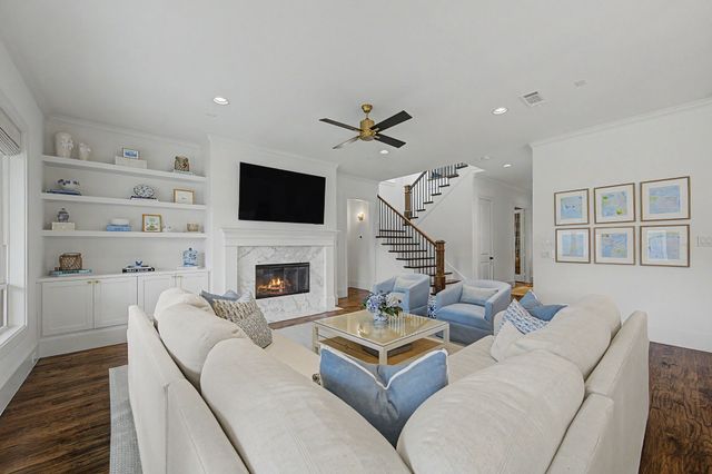 559 Coolair Drive, Dallas, TX 75218