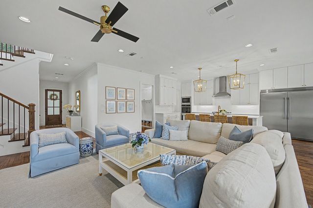 559 Coolair Drive, Dallas, TX 75218