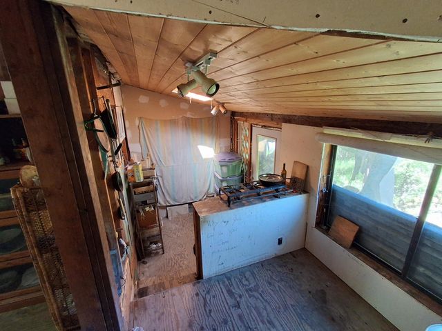 7425 Salmon Creek Road, Garberville, CA 95542