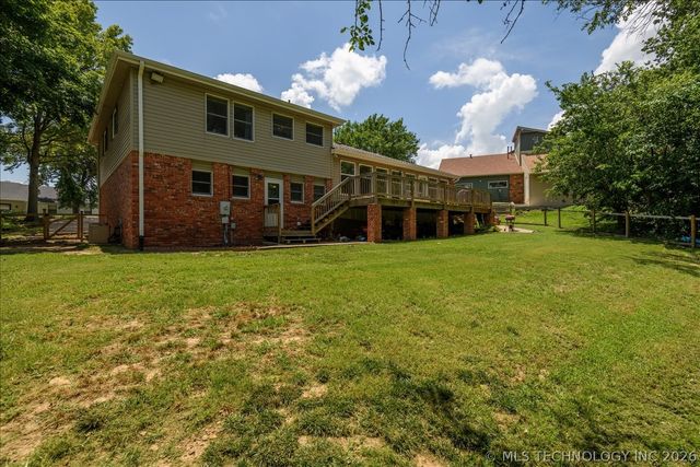 208 SE Quail Ridge Loop, Bartlesville, OK 74006