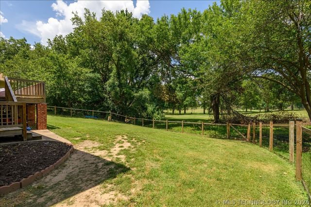 208 SE Quail Ridge Loop, Bartlesville, OK 74006