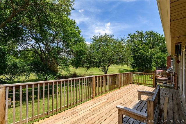 208 SE Quail Ridge Loop, Bartlesville, OK 74006