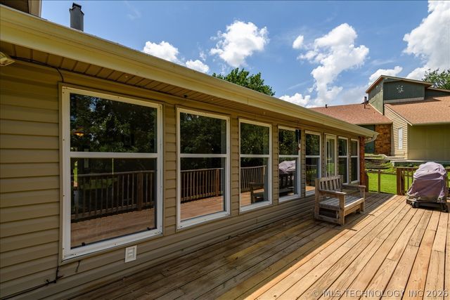 208 SE Quail Ridge Loop, Bartlesville, OK 74006