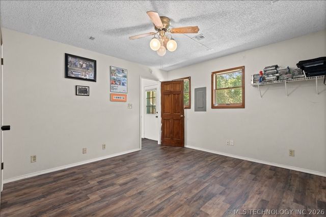 208 SE Quail Ridge Loop, Bartlesville, OK 74006