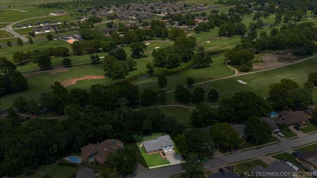 208 SE Quail Ridge Loop, Bartlesville, OK 74006