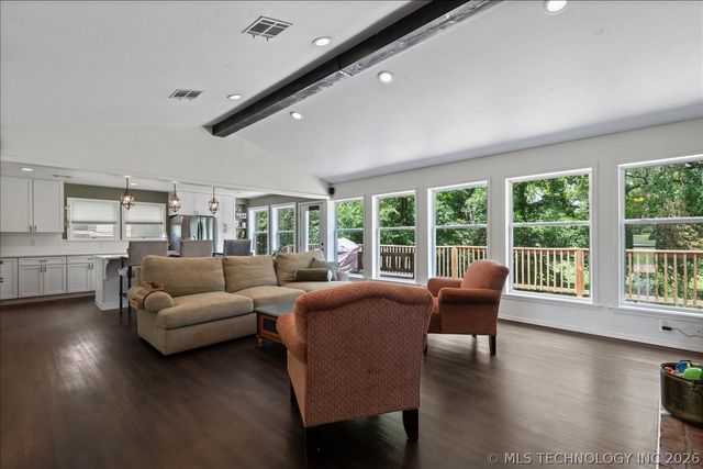 208 SE Quail Ridge Loop, Bartlesville, OK 74006