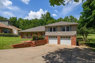 208 SE Quail Ridge Loop, Bartlesville, OK 74006