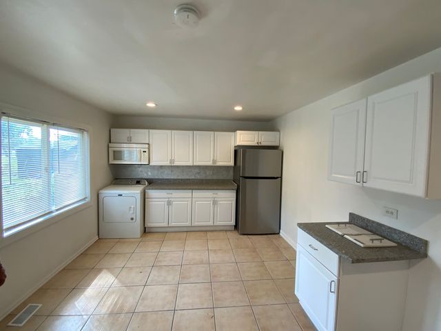 1429 Ambassador Lane, Ford Heights, IL 60411