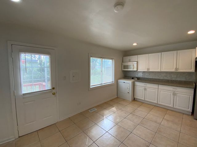 1429 Ambassador Lane, Ford Heights, IL 60411