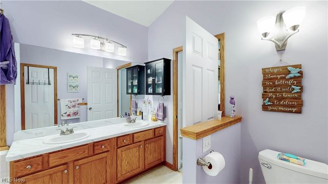 3293 Bath Heights Drive, Cuyahoga Falls, OH 44223