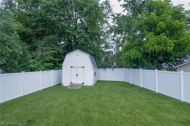 3293 Bath Heights Drive, Cuyahoga Falls, OH 44223
