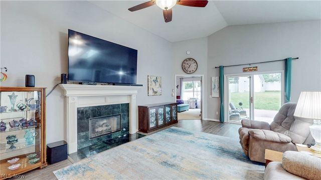 3293 Bath Heights Drive, Cuyahoga Falls, OH 44223