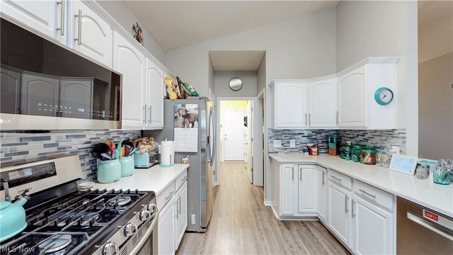 3293 Bath Heights Drive, Cuyahoga Falls, OH 44223