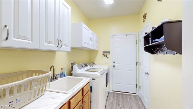 3293 Bath Heights Drive, Cuyahoga Falls, OH 44223