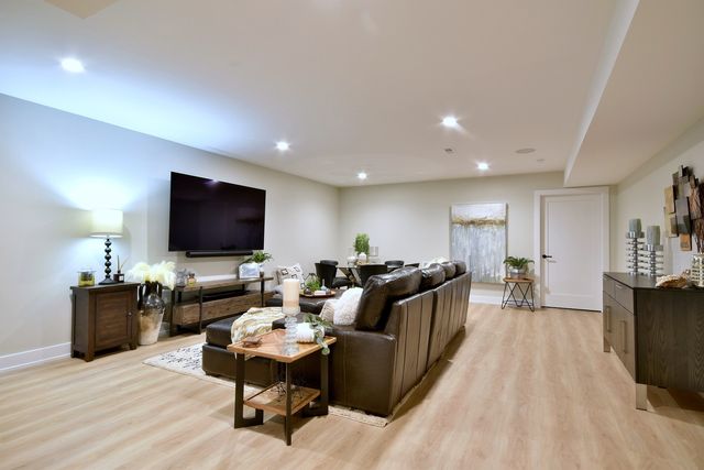 262 N Addison Avenue, Elmhurst, IL 60126