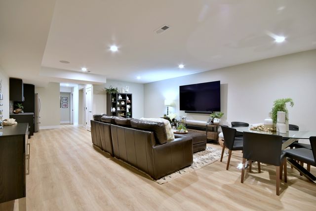 262 N Addison Avenue, Elmhurst, IL 60126