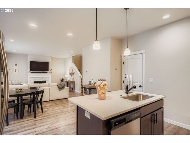 5585 MOUNTAIN QUAIL Dr, Salem, OR 97306