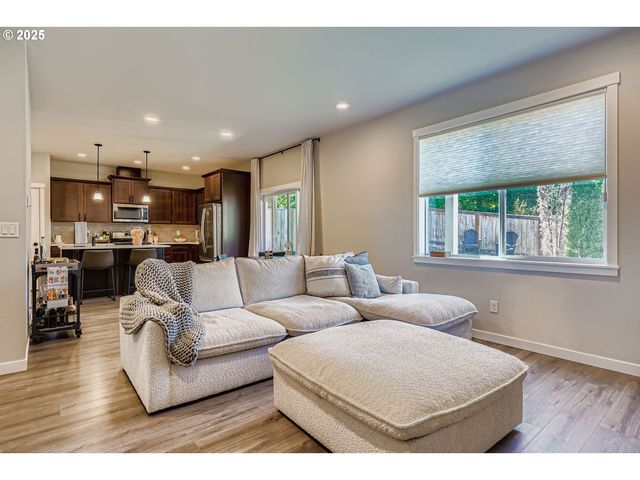 5585 MOUNTAIN QUAIL Dr, Salem, OR 97306