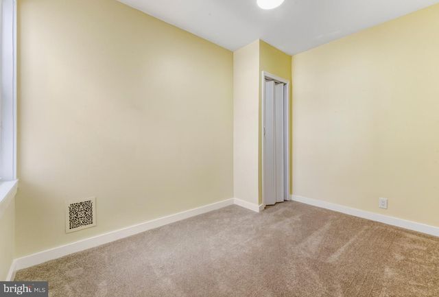 319 BERGEN ST, Gloucester City, NJ 08030