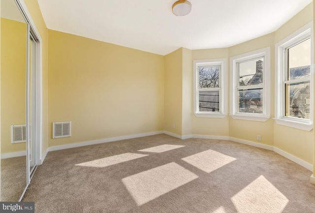 319 BERGEN ST, Gloucester City, NJ 08030