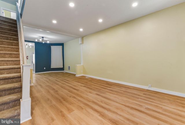 319 BERGEN ST, Gloucester City, NJ 08030