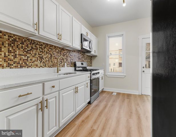 319 BERGEN ST, Gloucester City, NJ 08030