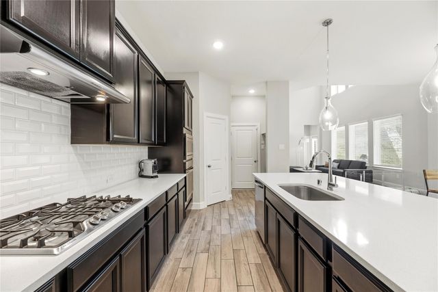 2206 Bridgeport Path Drive, Missouri City, TX 77459