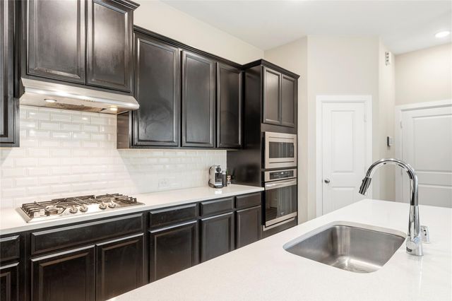 2206 Bridgeport Path Drive, Missouri City, TX 77459