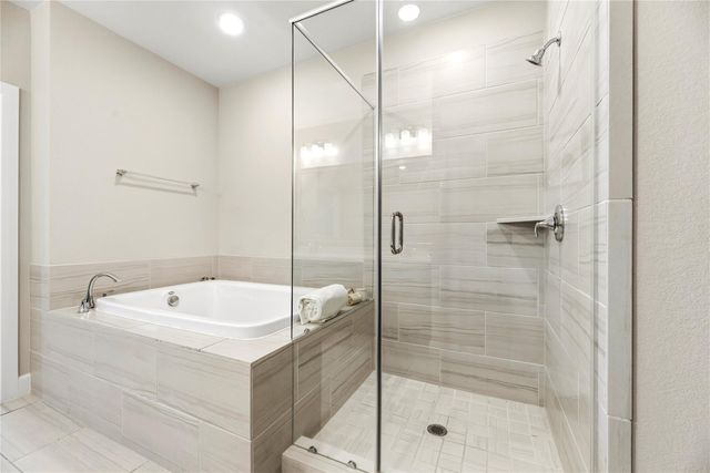 2206 Bridgeport Path Drive, Missouri City, TX 77459