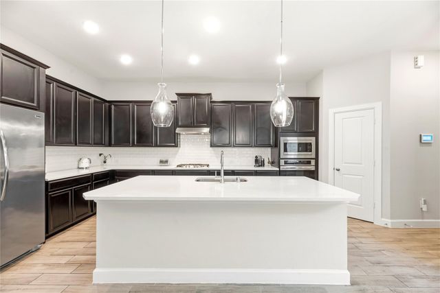 2206 Bridgeport Path Drive, Missouri City, TX 77459