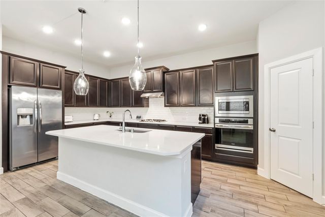 2206 Bridgeport Path Drive, Missouri City, TX 77459