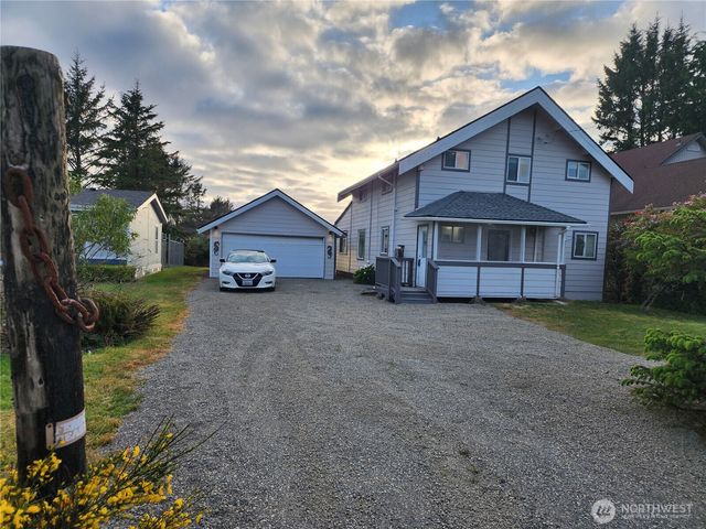 233 Canal Drive SE, Ocean Shores, WA 98569