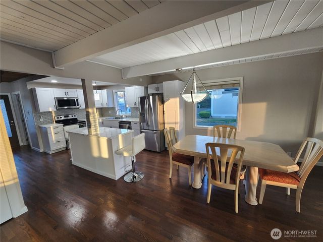 233 Canal Drive SE, Ocean Shores, WA 98569