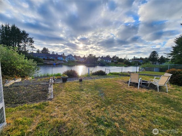 233 Canal Drive SE, Ocean Shores, WA 98569