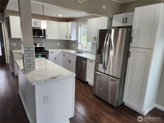 233 Canal Drive SE, Ocean Shores, WA 98569