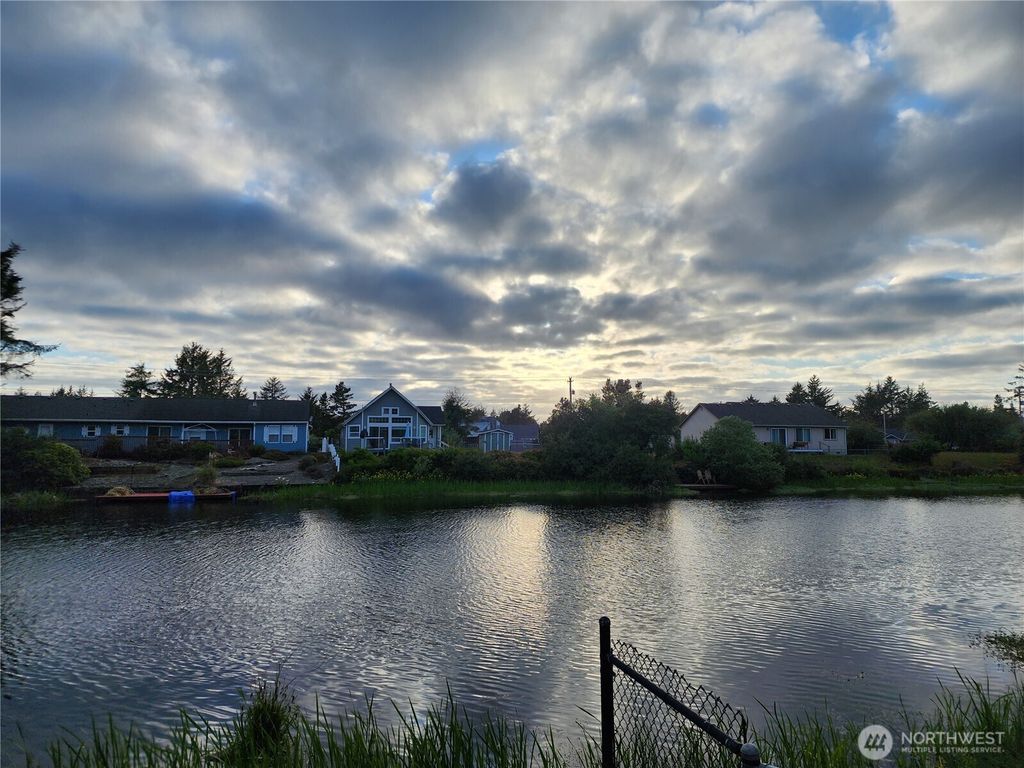 233 Canal Drive SE, Ocean Shores, WA 98569