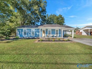 915 SW Pattillo Street, Hartselle, AL 35640