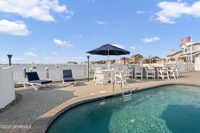 3414 Sandy Place, Toms River, NJ 08753